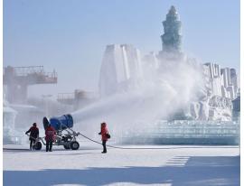 三晶造雪機(jī)開封景區(qū)造雪現(xiàn)場